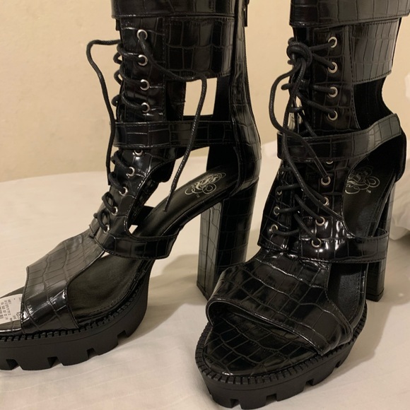 Size 8 open toe heels - Picture 8 of 8